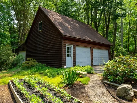 83 Horseshoe Way West Gardiner ME 04345