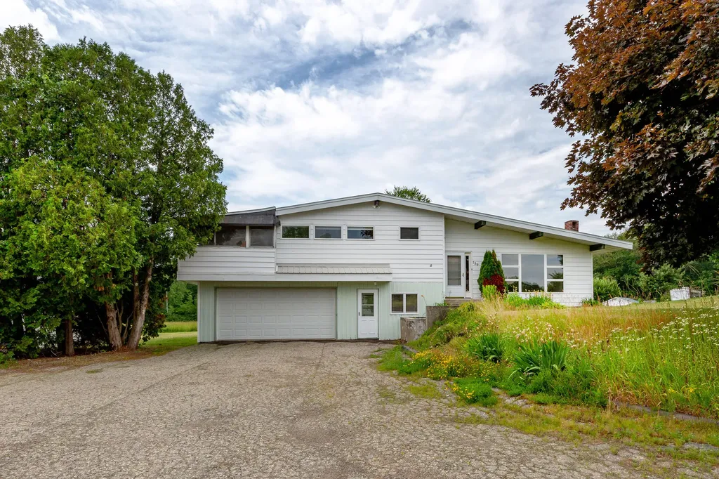 139 Whitefield Road Pittston ME 04345