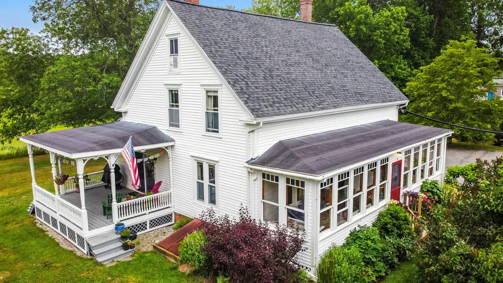 15 Middle Road Dresden ME 04342
