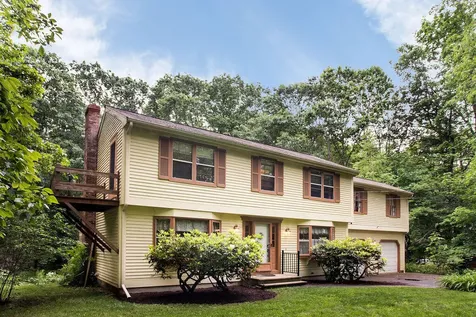 29 Raydon Road York ME 03909