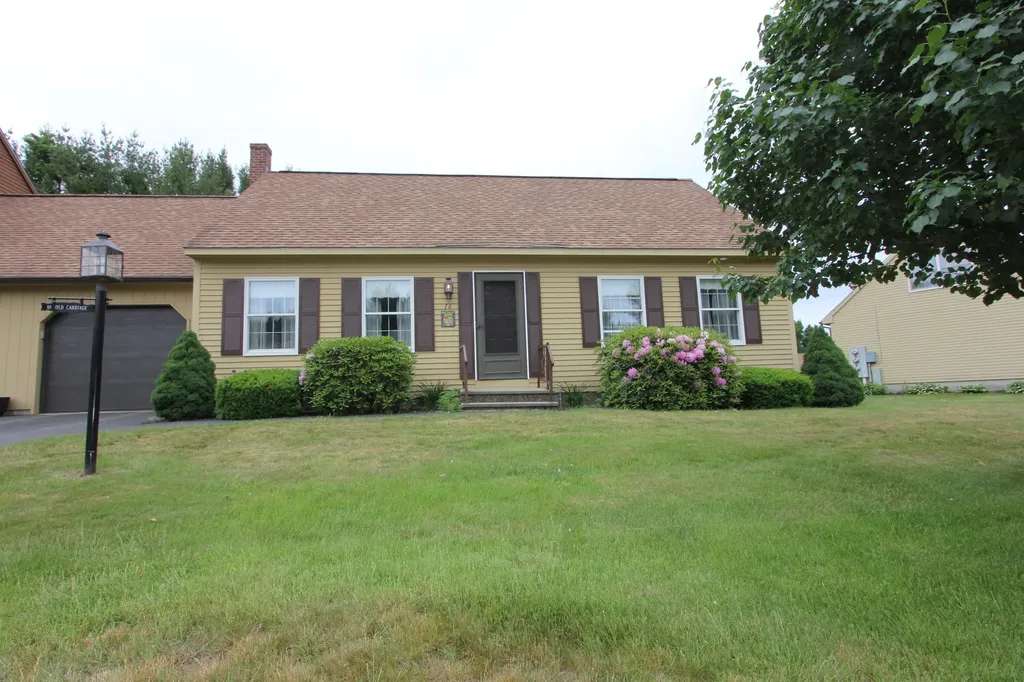 16 Old Carriage Road Auburn ME 04210