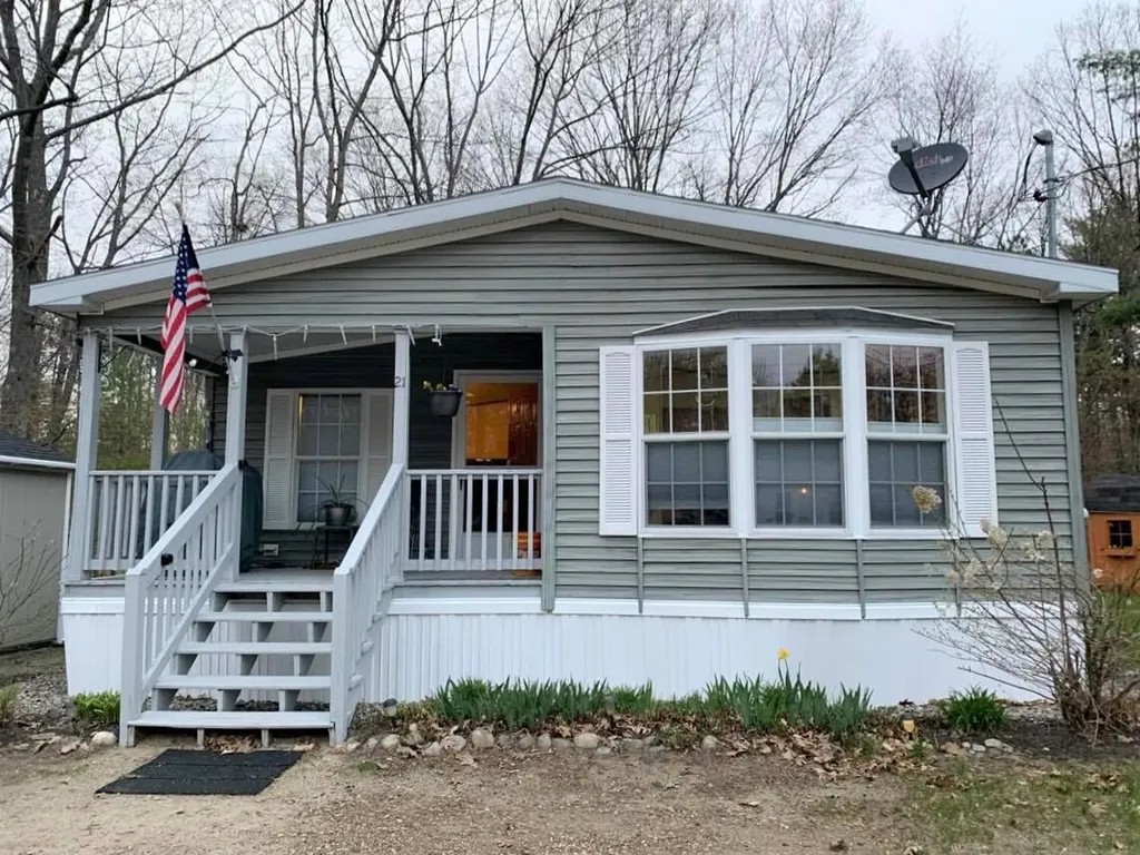 21 Maple Street Lyman ME 04002