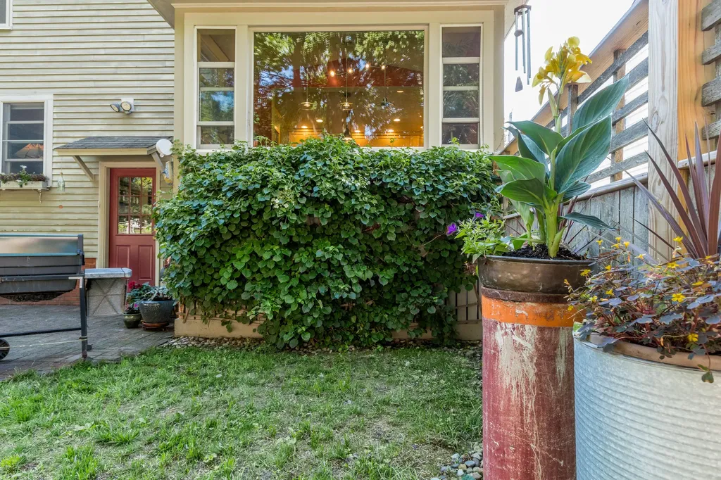 156 Bradley Street Portland ME 04102