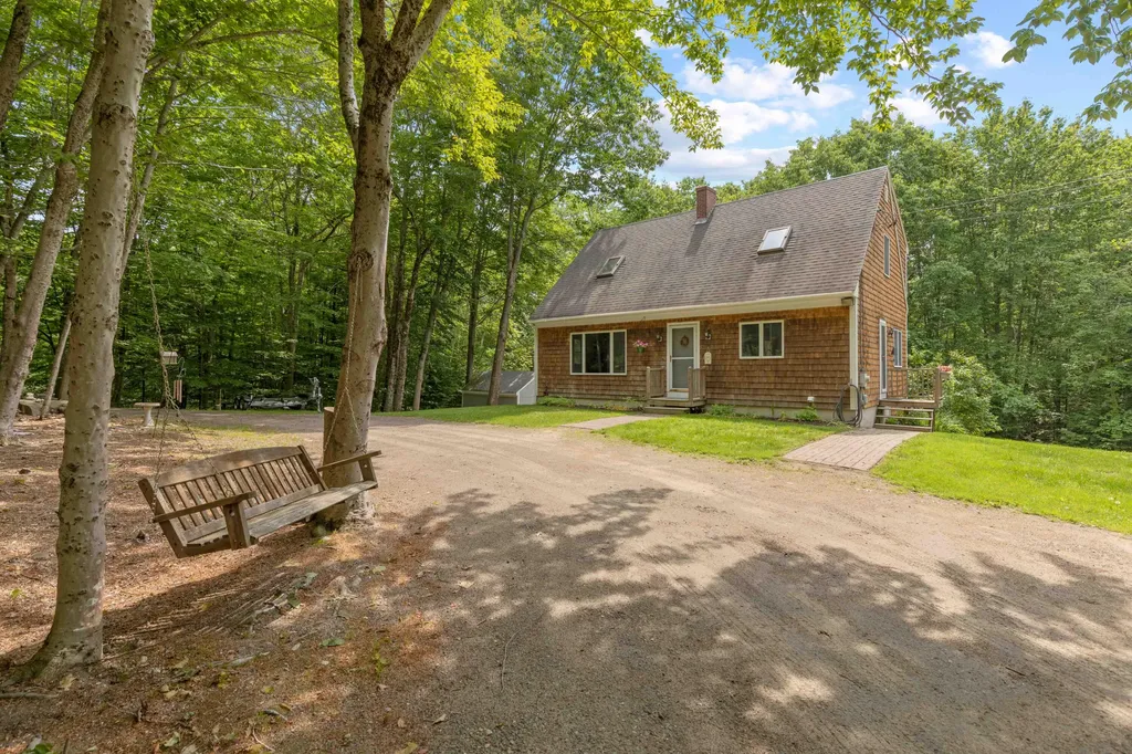 37 Anthoine Road Windham ME 04062