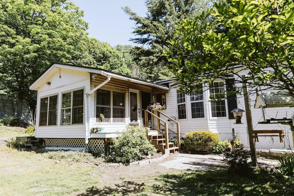 2046 Auburn Road Turner ME 04282