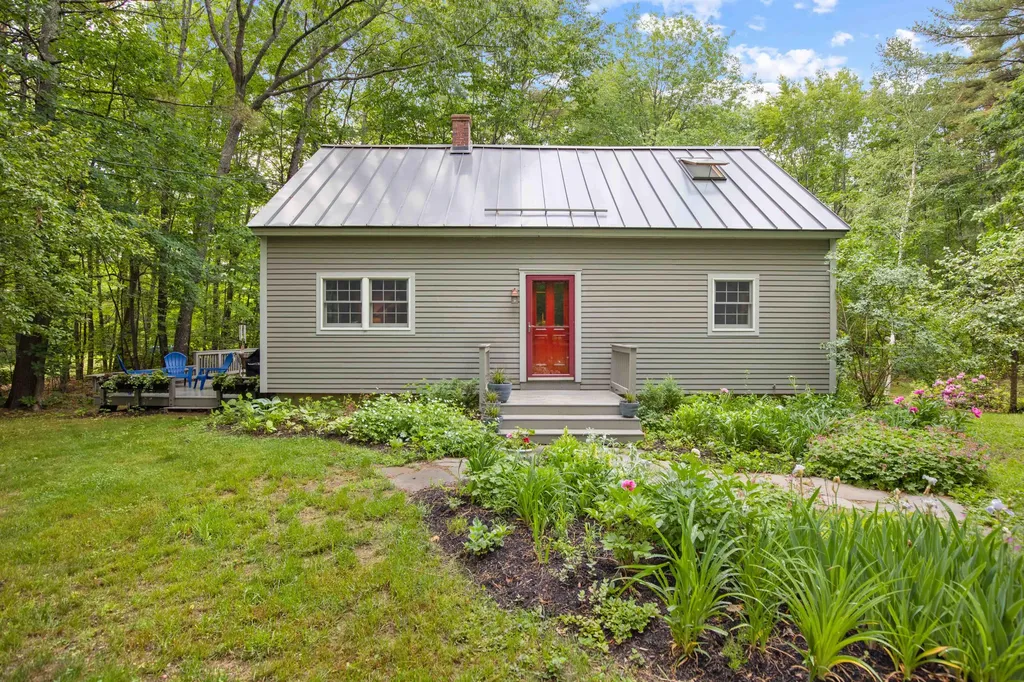 18 Old Pond Road Buxton ME 04093