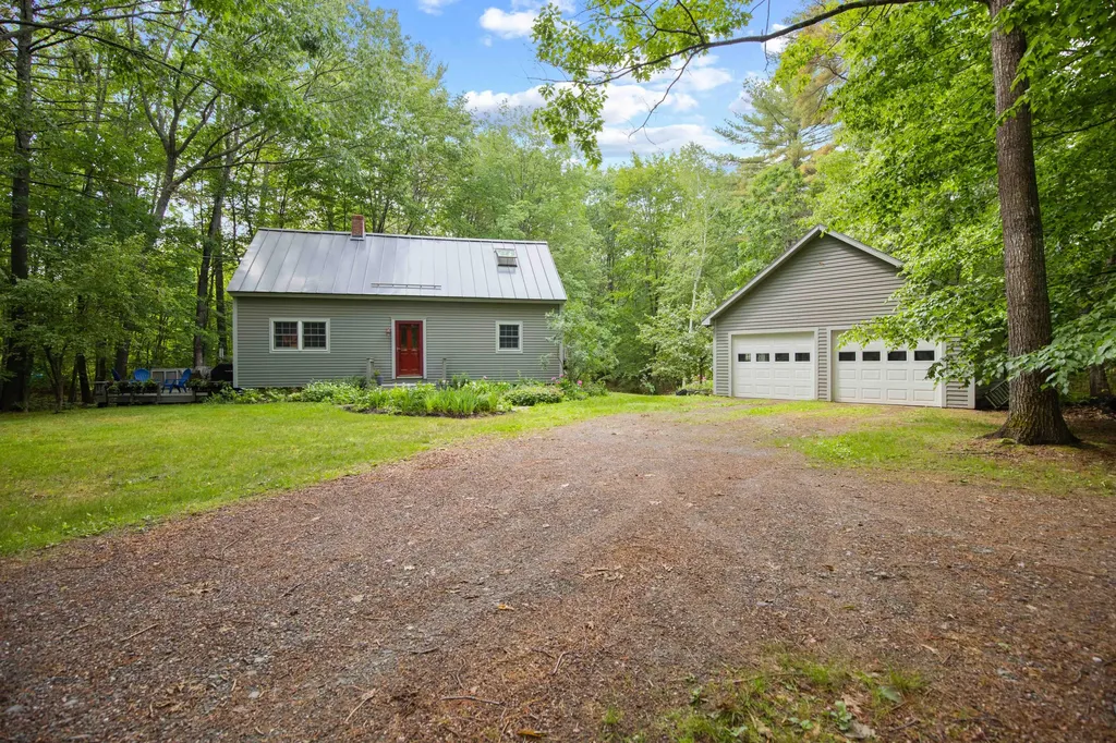 18 Old Pond Road Buxton ME 04093