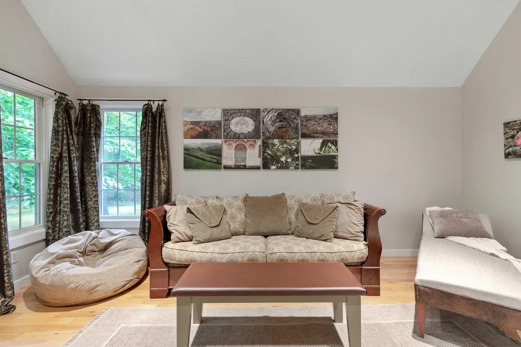 18 Old Pond Road Buxton ME 04093