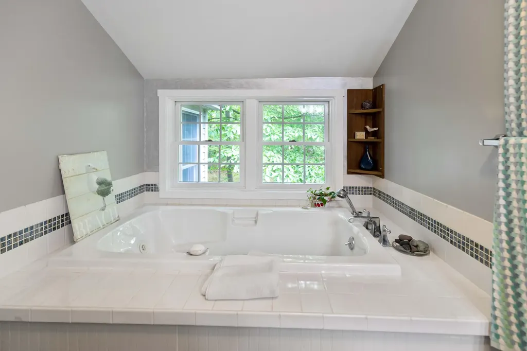 18 Old Pond Road Buxton ME 04093