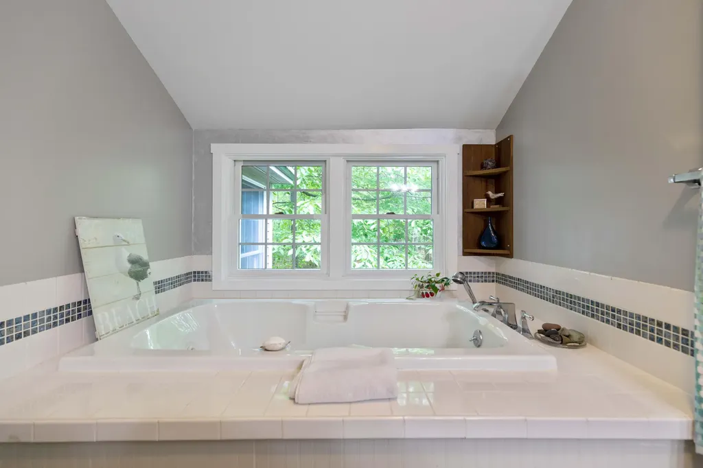 18 Old Pond Road Buxton ME 04093