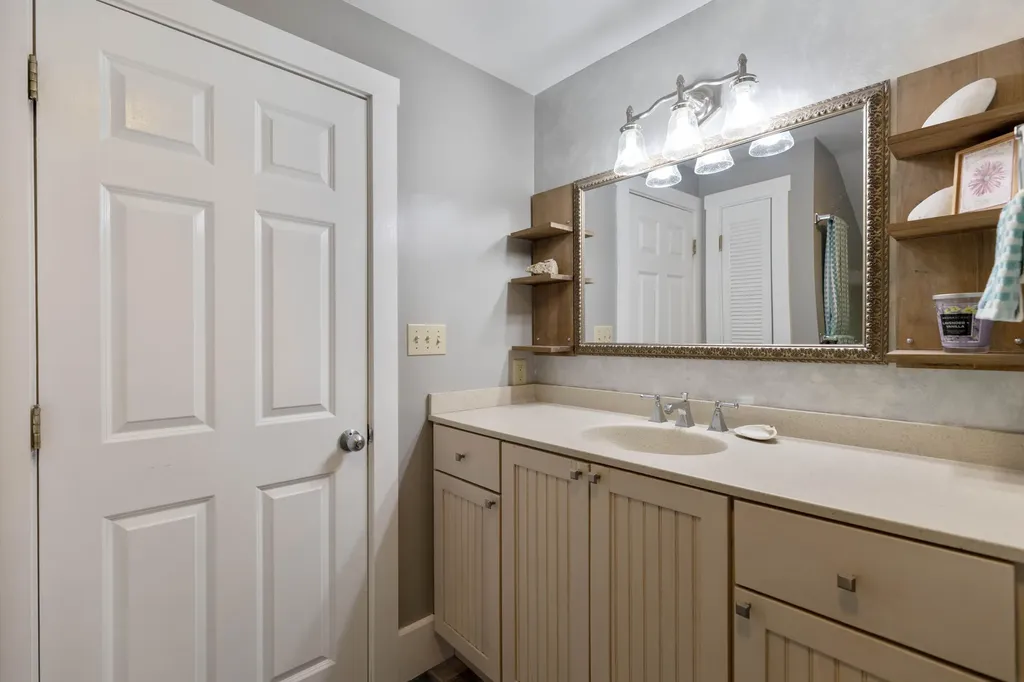 18 Old Pond Road Buxton ME 04093