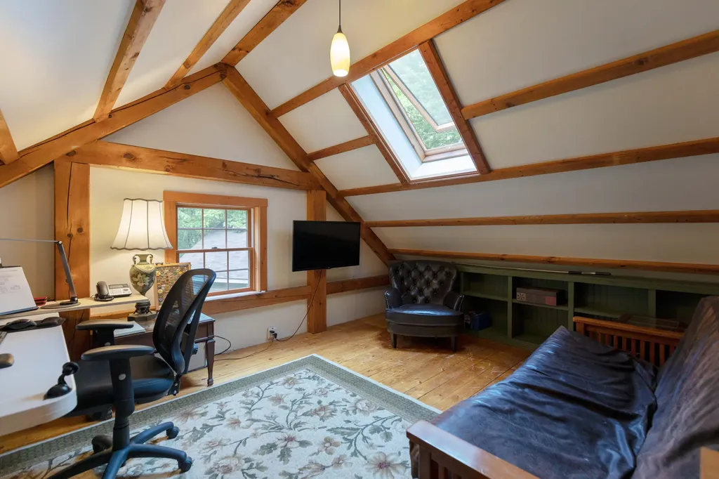 18 Old Pond Road Buxton ME 04093