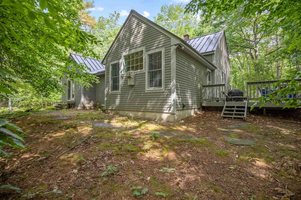 18 Old Pond Road Buxton ME 04093