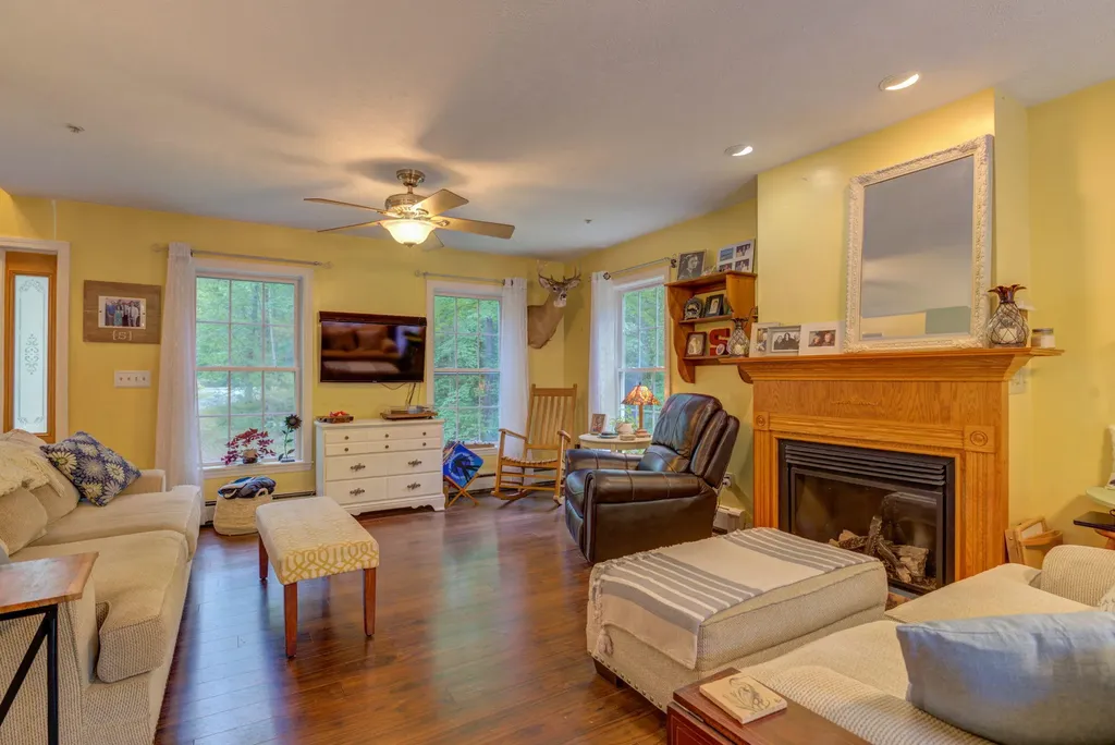 83 Brown Road Raymond ME 04071