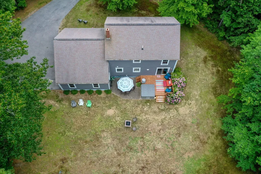 83 Brown Road Raymond ME 04071