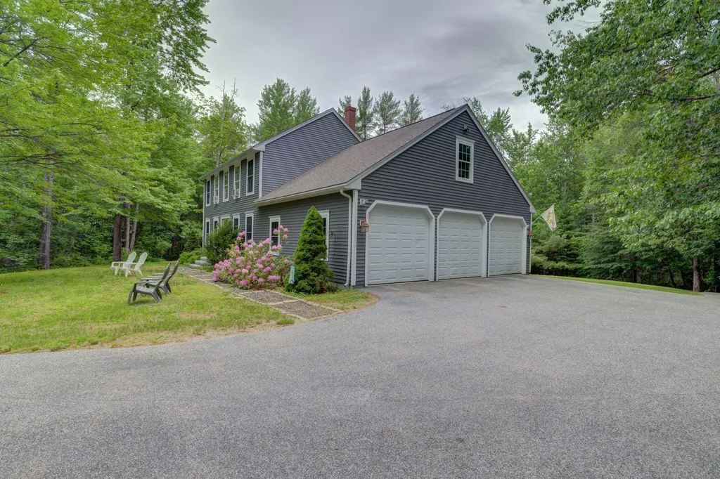 83 Brown Road Raymond ME 04071