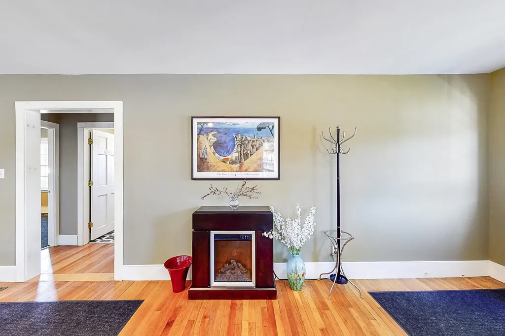 28 Church Road Brunswick ME 04011