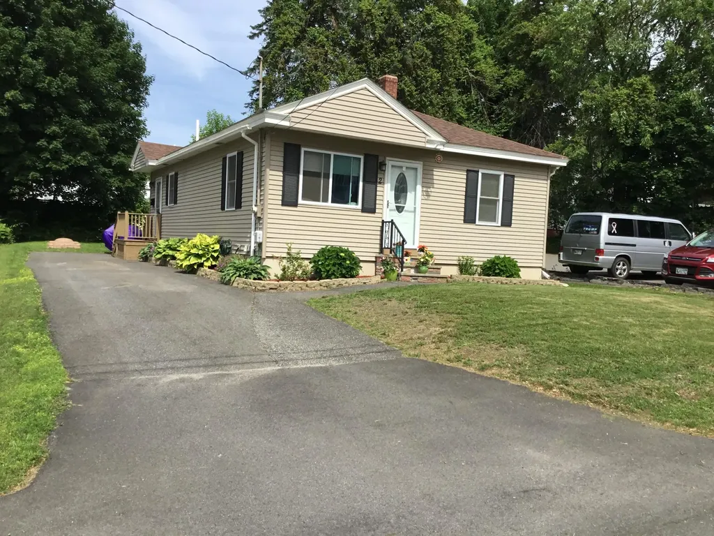 2 Hallowell Street Winslow ME 04901