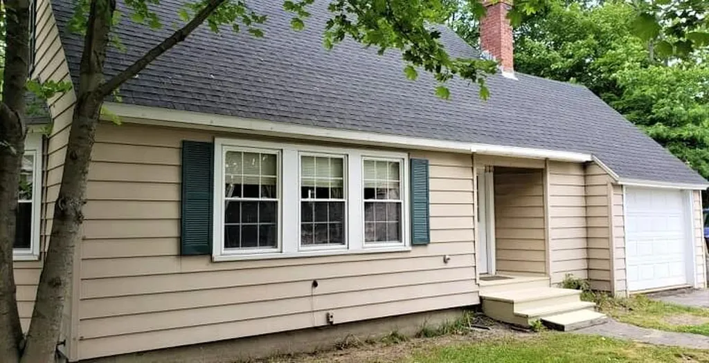 197 Highland Avenue Gardiner ME 04345