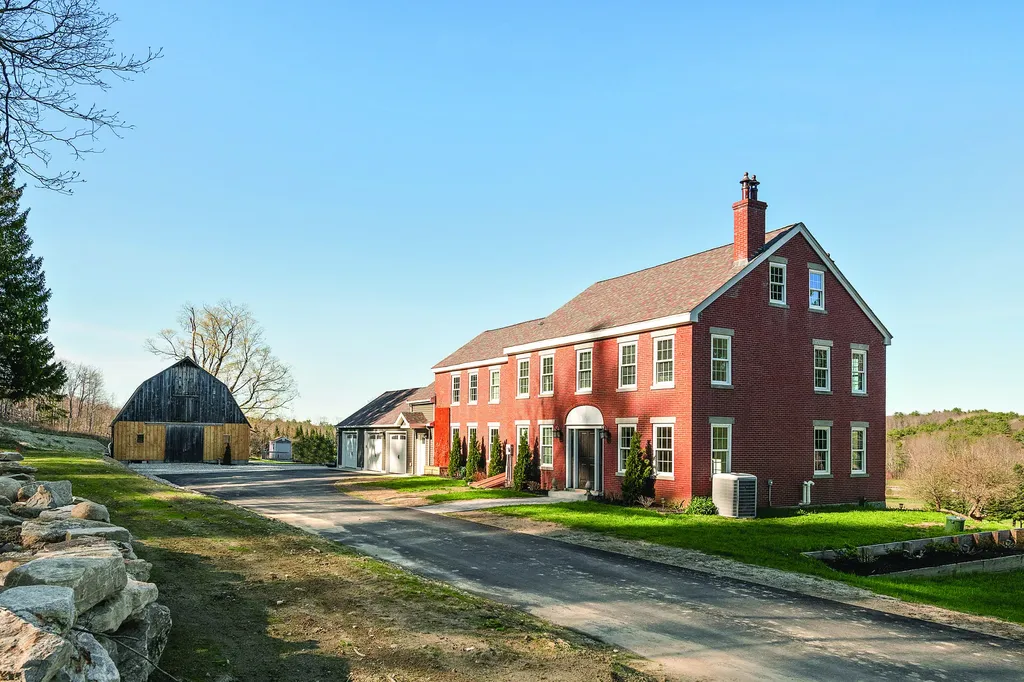 111 Hillside Avenue Falmouth ME 04105