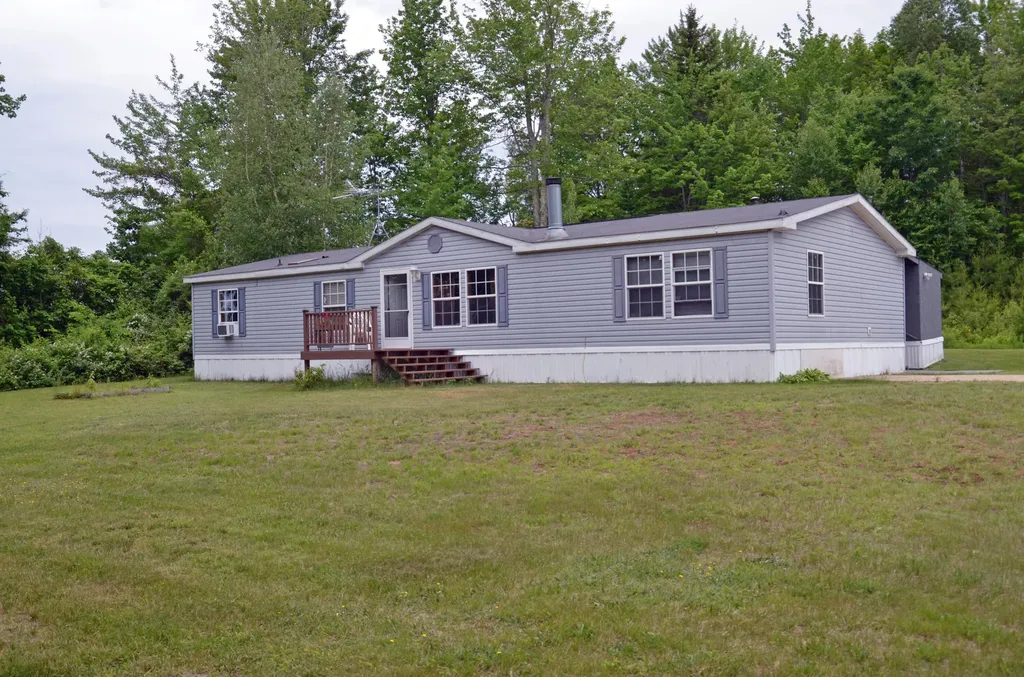 203 Main Street Oxford ME 04270