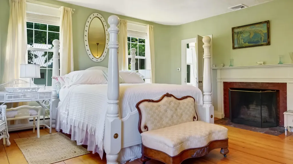49 Middle Street Hallowell ME 04347