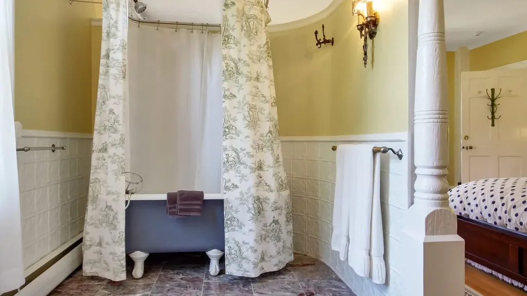 49 Middle Street Hallowell ME 04347