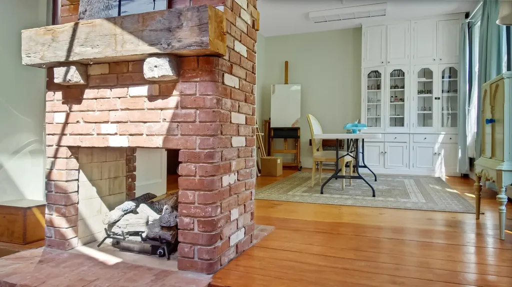 49 Middle Street Hallowell ME 04347