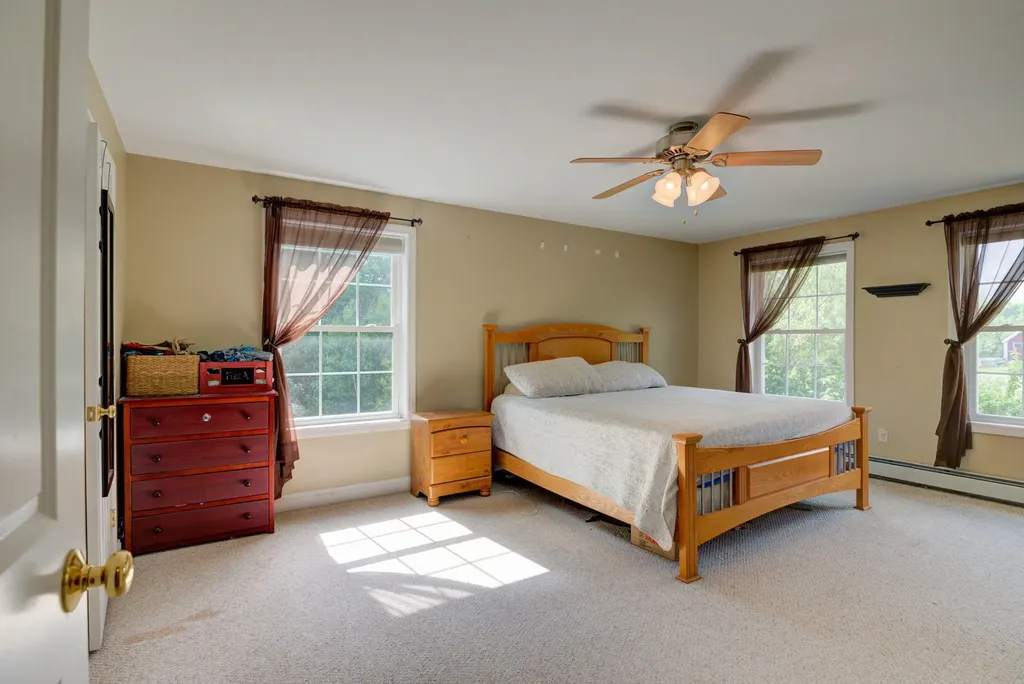 19 Allen Lane Naples ME 04055
