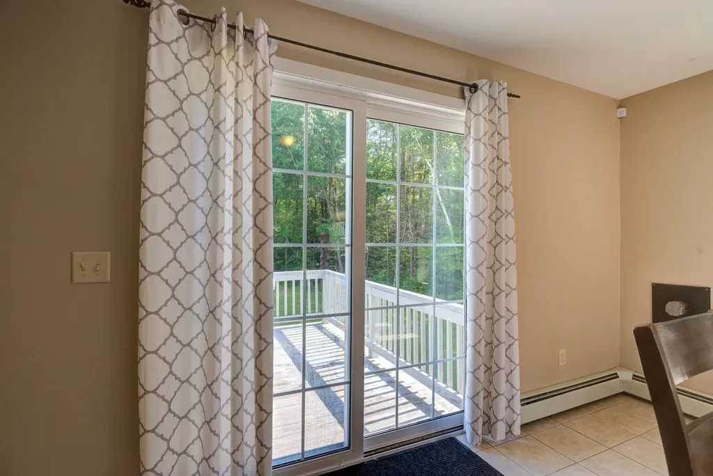 19 Allen Lane Naples ME 04055