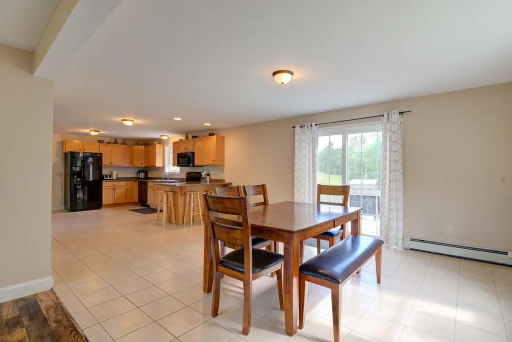 19 Allen Lane Naples ME 04055