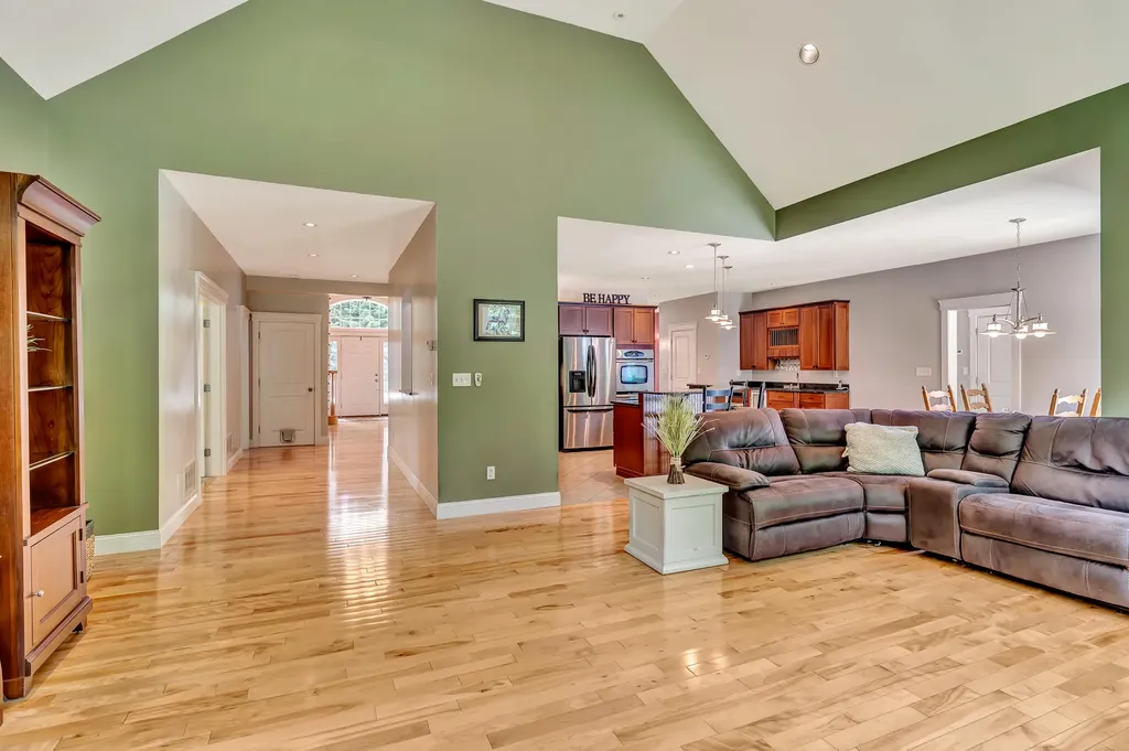 34 Woodhaven Drive Lewiston ME 04240