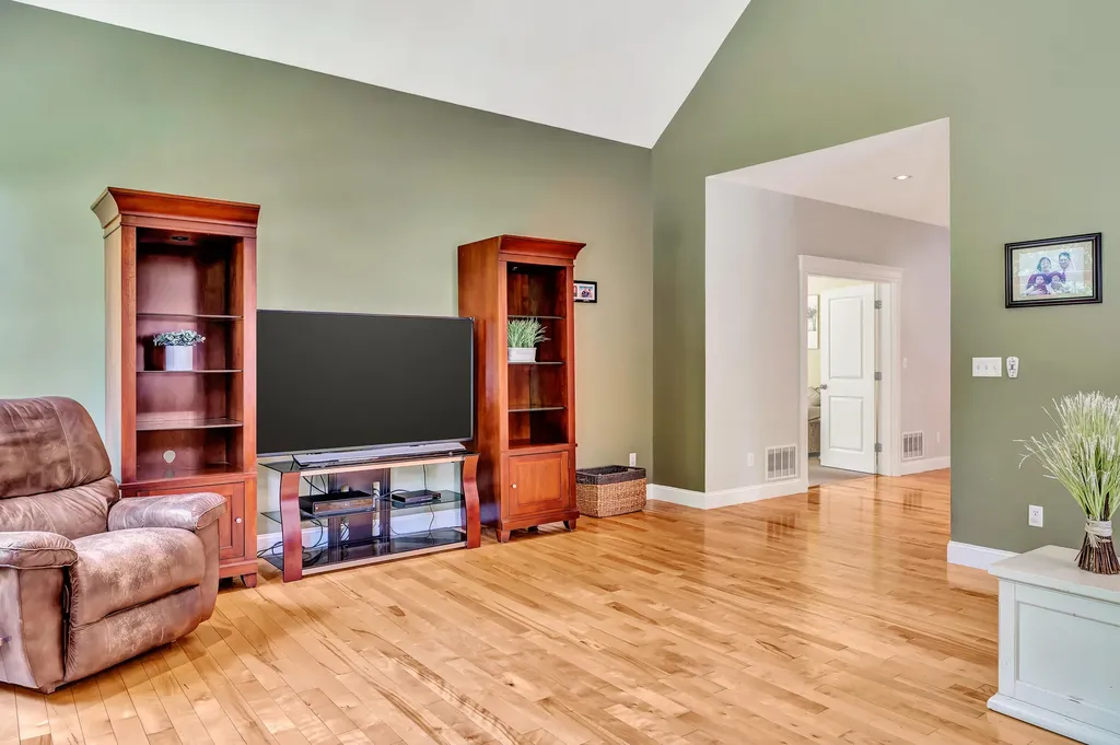 34 Woodhaven Drive Lewiston ME 04240