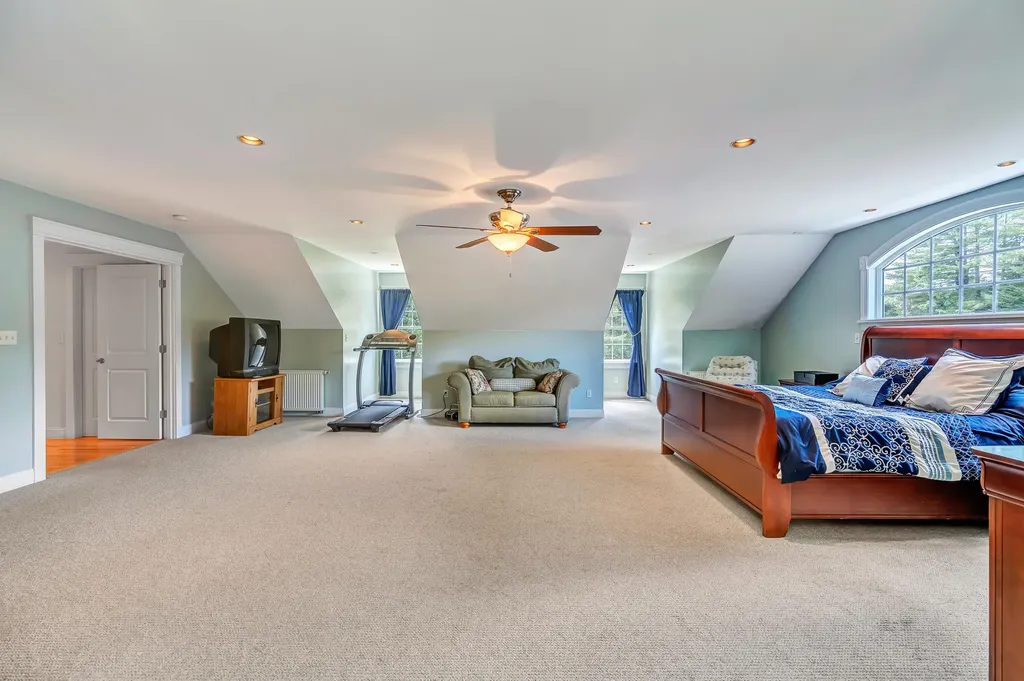 34 Woodhaven Drive Lewiston ME 04240
