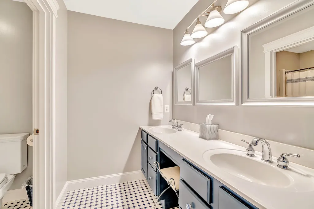 34 Woodhaven Drive Lewiston ME 04240