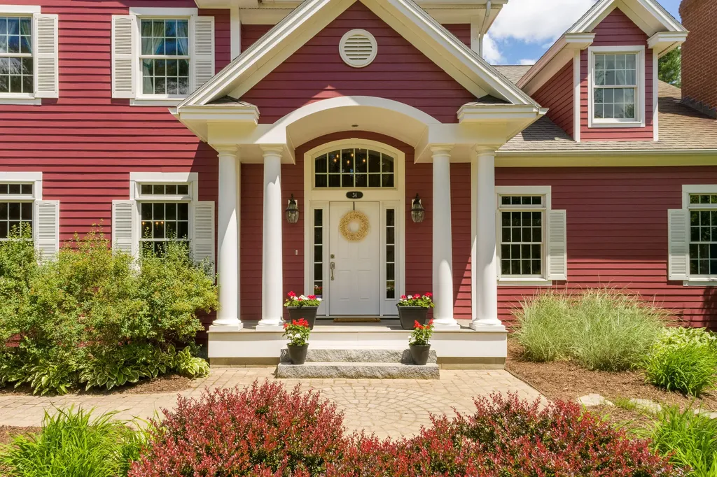 34 Woodhaven Drive Lewiston ME 04240