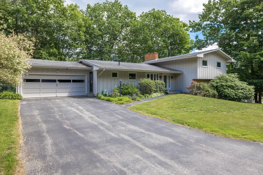 7 Ridge Road Lewiston ME 04240