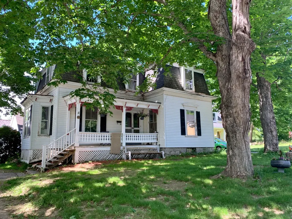 33 Lincoln Street Calais ME 04619
