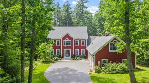 10 Robin Lane Falmouth ME 04105