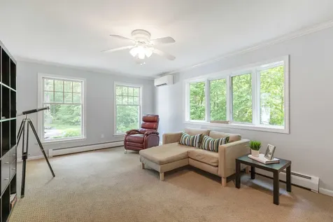10 Robin Lane Falmouth ME 04105