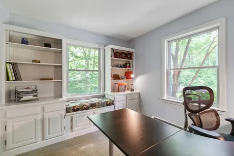 10 Robin Lane Falmouth ME 04105