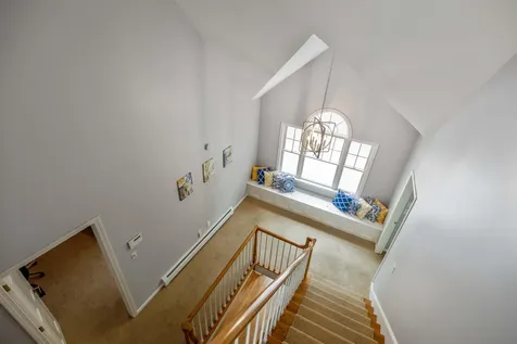 10 Robin Lane Falmouth ME 04105
