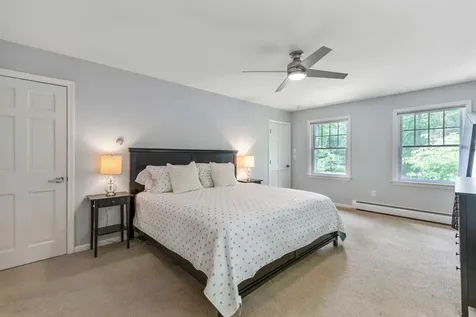10 Robin Lane Falmouth ME 04105