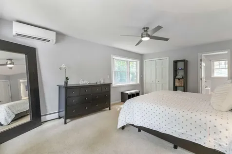 10 Robin Lane Falmouth ME 04105