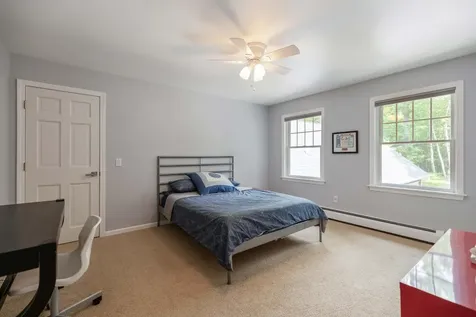10 Robin Lane Falmouth ME 04105
