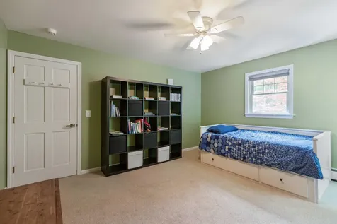 10 Robin Lane Falmouth ME 04105