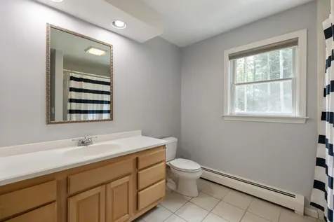 10 Robin Lane Falmouth ME 04105