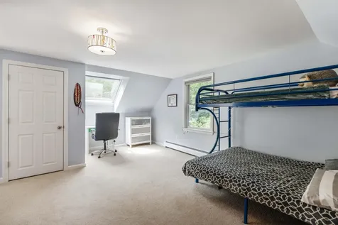 10 Robin Lane Falmouth ME 04105