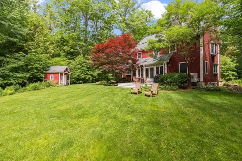 10 Robin Lane Falmouth ME 04105
