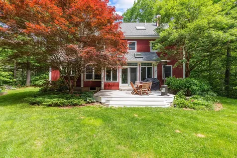 10 Robin Lane Falmouth ME 04105